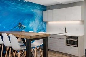 The Stratus - Vibrant Studio in Heart of Downtown