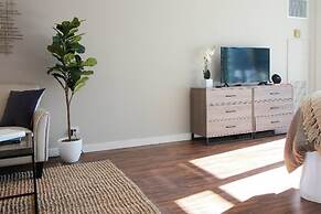 The Gulfstream - Vibrant Studio Heart of Downtown