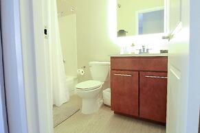 The Gulfstream - Vibrant Studio Heart of Downtown