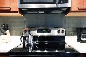 The Gulfstream - Vibrant Studio Heart of Downtown