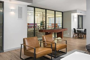 The Gulfstream - Vibrant Studio Heart of Downtown