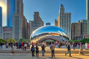 The Gulfstream - Vibrant Studio Heart of Downtown