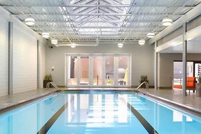 The Gulfstream - Vibrant Studio Heart of Downtown