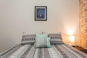 Handsome Mccormick 3bd-2ba Loft