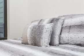 Handsome Mccormick 3bd-2ba Loft