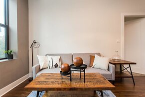 Handsome Mccormick 3bd-2ba Loft