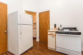 Live Like a Local - Downtown 3 BDR Gem