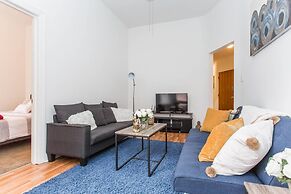 Live Like a Local - Downtown 3 BDR Gem