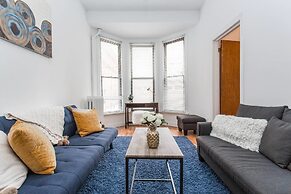 Live Like a Local - Downtown 3 BDR Gem