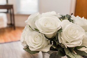 Live Like a Local - Downtown 3 BDR Gem