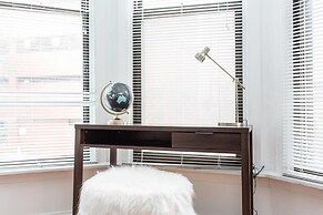 Live Like a Local - Downtown 3 BDR Gem