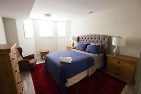 2 Level Home near Wrigley