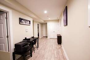 2 Level Home near Wrigley