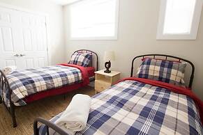 2 Level Home near Wrigley