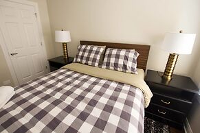 2 Level Home near Wrigley