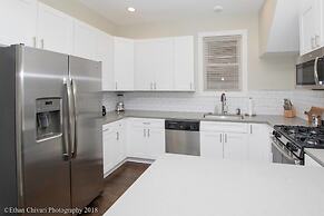 2 Level Home near Wrigley