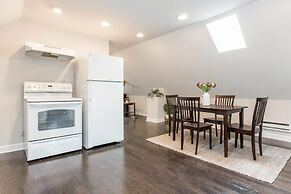 Unique Wrigleyville Gem