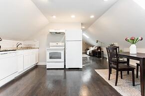 Unique Wrigleyville Gem