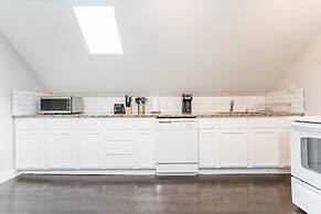 Unique Wrigleyville Gem