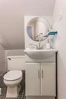 Unique Wrigleyville Gem