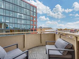 4 BDR Penthouse with Views