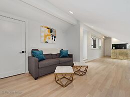 4 BDR Penthouse with Views