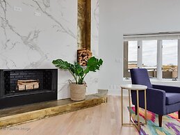 4 BDR Penthouse with Views