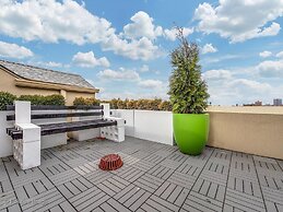 4 BDR Penthouse with Views