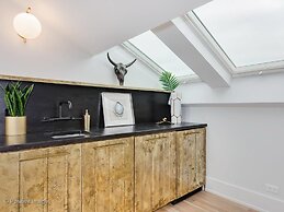 4 BDR Penthouse with Views