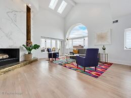 4 BDR Penthouse with Views