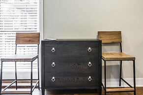 Comfy Executives Studio