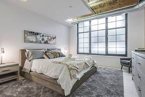 Breathtaking 6 BDR Luxury Condo Downtown Chicago