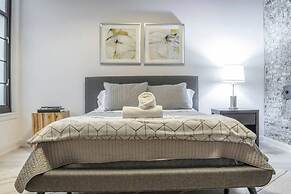 Breathtaking 6 BDR Luxury Condo Downtown Chicago