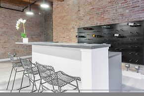 Breathtaking 6 BDR Luxury Condo Downtown Chicago