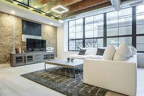 Breathtaking 6 BDR Luxury Condo Downtown Chicago