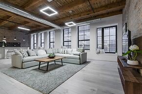 Breathtaking 6 BDR Luxury Condo Downtown Chicago