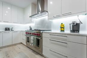 Breathtaking 6 BDR Luxury Condo Downtown Chicago