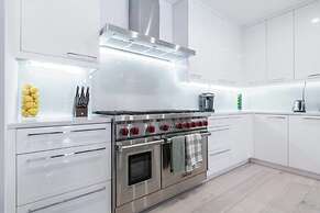 Breathtaking 6 BDR Luxury Condo Downtown Chicago