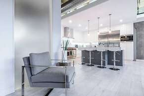 Breathtaking 6 BDR Luxury Condo Downtown Chicago
