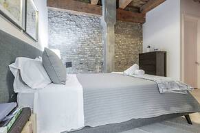 Breathtaking 6 BDR Luxury Condo Downtown Chicago