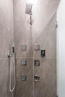 Breathtaking 6 BDR Luxury Condo Downtown Chicago