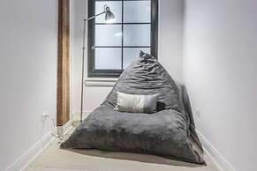 Breathtaking 6 BDR Luxury Condo Downtown Chicago