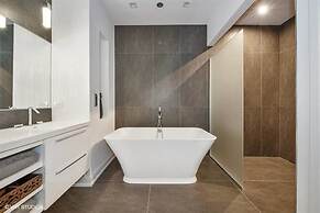 Breathtaking 6 BDR Luxury Condo Downtown Chicago