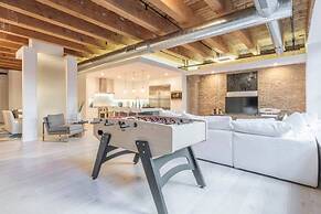 Breathtaking 6 BDR Luxury Condo Downtown Chicago