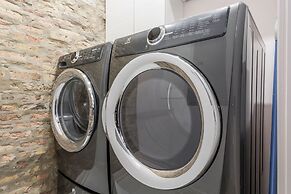 Breathtaking 6 BDR Luxury Condo Downtown Chicago