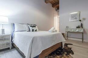 Breathtaking 6 BDR Luxury Condo Downtown Chicago