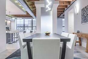 Breathtaking 6 BDR Luxury Condo Downtown Chicago