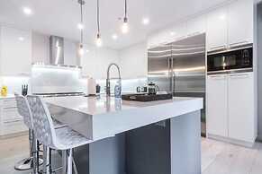 Breathtaking 6 BDR Luxury Condo Downtown Chicago