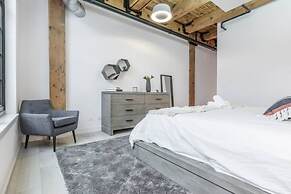 Breathtaking 6 BDR Luxury Condo Downtown Chicago