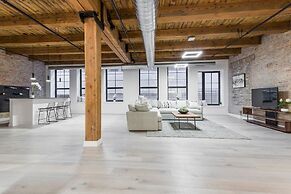 Breathtaking 6 BDR Luxury Condo Downtown Chicago